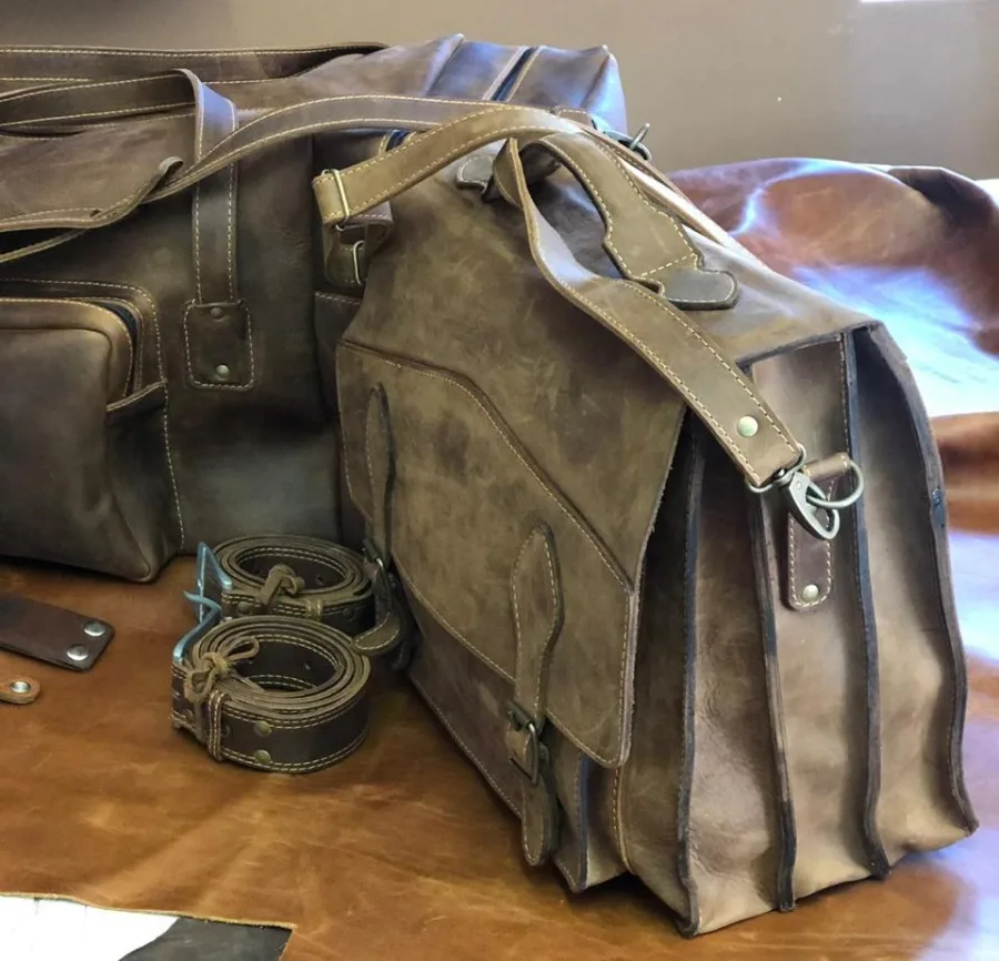 Oldfangled Leather Briefcase  (two deviders)