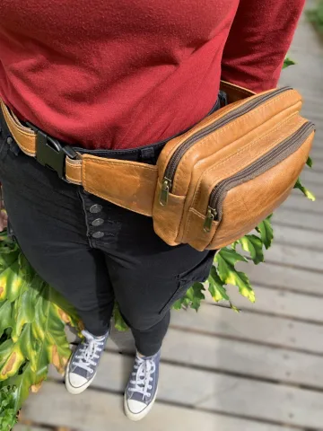 Leather Moon Bag (Fanny pack) – view 3
