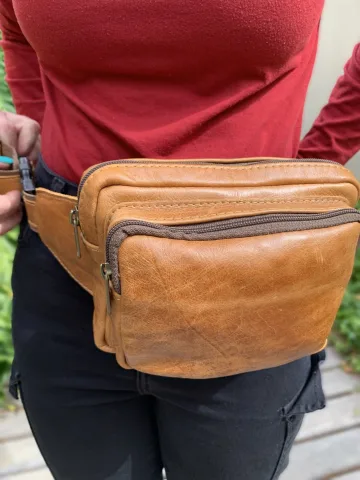 Leather Moon Bag (Fanny pack) – view 4