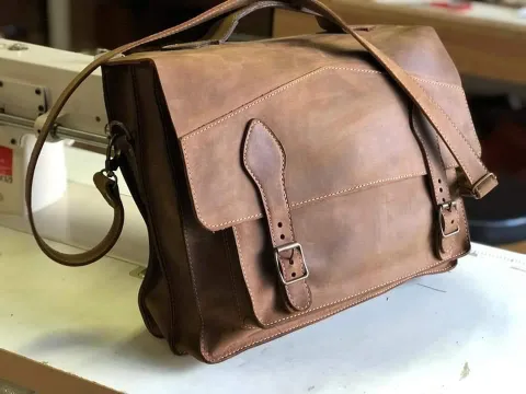 Oldfangled Leather Briefcase (one divider) – view 6