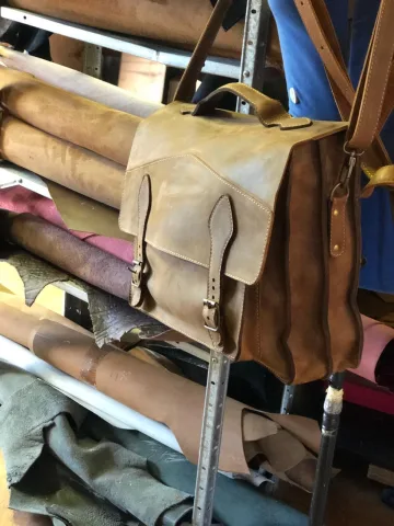 Oldfangled Leather Briefcase (one divider) – view 3
