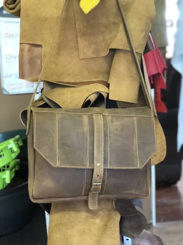 Oldfangled Messenger Bag – view 11
